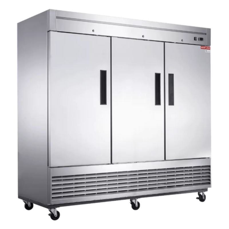 Congélateur commercial armoire New Air de 82 po à trois portes pleines, 1835 litres (NSF-182-H)