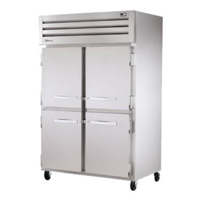 Congélateur commercial True STA2F-4HS-HC de 133,6 cm à deux sections avec demi-portes pleines