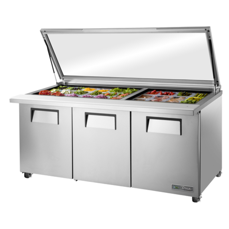 Meuble de préparation réfrigéré True TSSU-72-30M-B-ST-FGLID-HC Mega Top de 72 pouces avec couvercle en verre plat